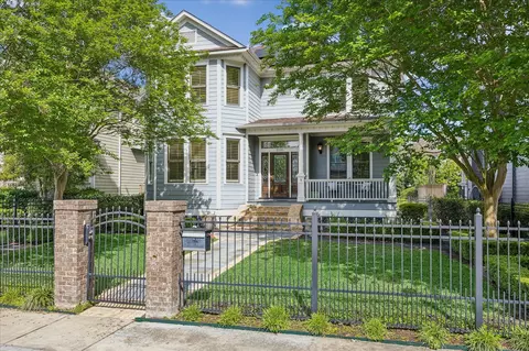 2216 Arlington St, Houston, TX 77008