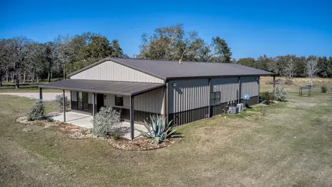 Exterior - 40934 Thomas Ln, Hempstead, TX 77445 photo 2 of 11