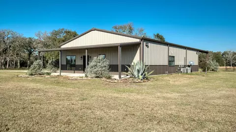 Exterior - 40934 Thomas Ln, Hempstead, TX 77445 photo 4 of 11