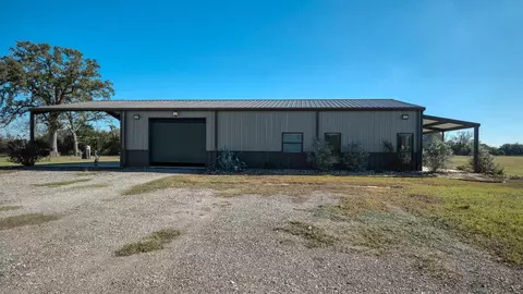 Exterior - 40934 Thomas Ln, Hempstead, TX 77445 photo 6 of 11