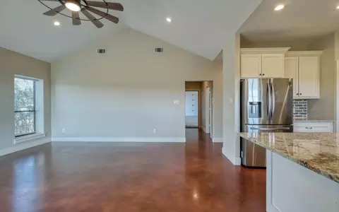 Living - 40934 Thomas Ln, Hempstead, TX 77445 photo 1 of 2