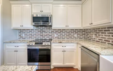 Kitchen - 40934 Thomas Ln, Hempstead, TX 77445 photo 2 of 4