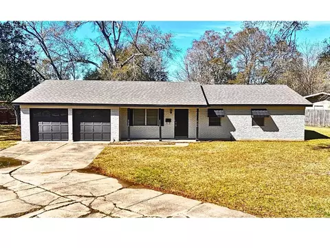 390 Bradford Dr, Beaumont, TX 77707