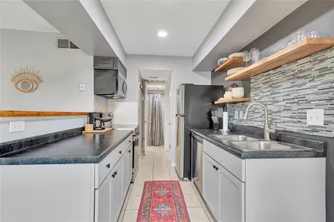 2750 Holly Hall #812, Houston, TX 77054