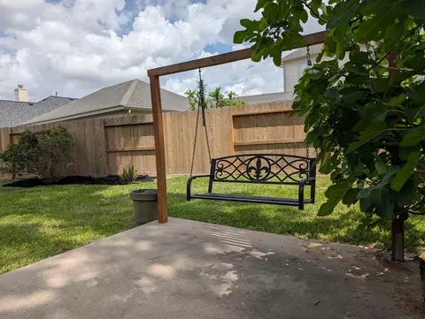 Exterior - 25614 Crisp Spring Ln, Spring, TX 77373 photo 3 of 6