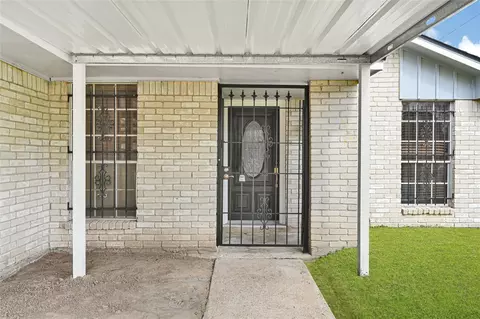 Exterior - 6319 Bluestone Dr, Houston, TX 77016 photo 3 of 6
