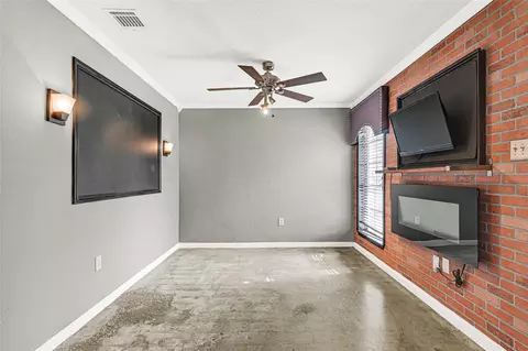 Living - 6319 Bluestone Dr, Houston, TX 77016 photo 3 of 5