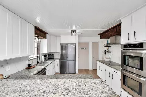 Kitchen - 7502 Ralick Ct, Spring, TX 77379 photo 6 of 6
