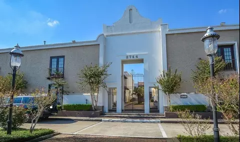 2744 Briarhurst Dr #36, Houston, TX 77057