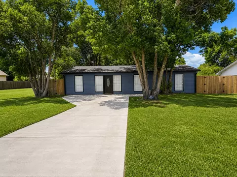 4501 E 38th St, Dickinson, TX 77539