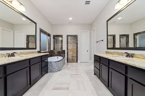 Bath - 20615 Behrens Pass Ln, Cypress, TX 77433 photo 2 of 9