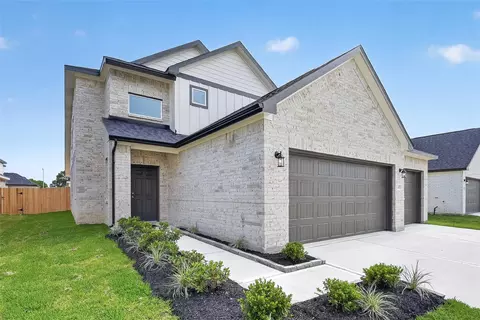 2107 Spring Hollow Dr, Baytown, TX 77521