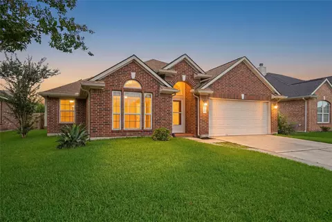 5210 Camarosa Dr, Pasadena, TX 77504