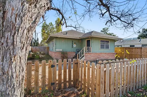 2804 Arlington St, Houston, TX 77008