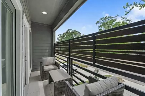 7709 Willow St, Houston, TX 77088