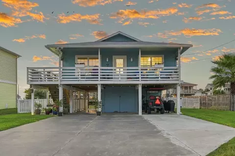 16630 Jamaica Inn Rd, Jamaica Beach, TX 77554