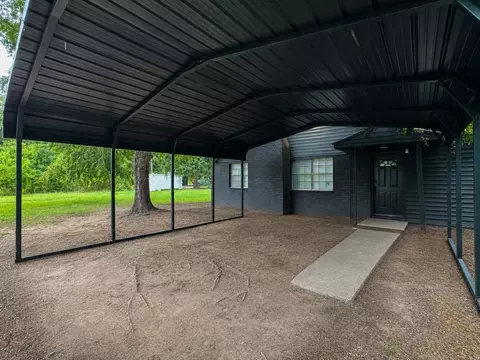 435 County Road 3310, Cleveland, TX 77327
