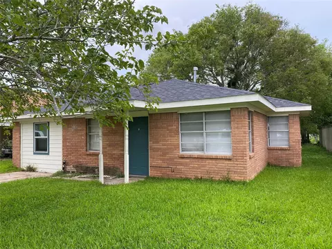 612 N Avenue B, Freeport, TX 77541