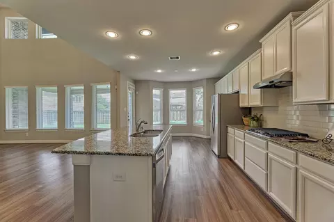 Kitchen - 4043 Steep Woods Dr, Spring, TX 77386 photo 4 of 4