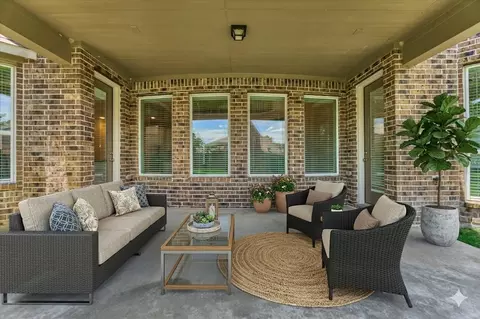 Exterior - 4043 Steep Woods Dr, Spring, TX 77386 photo 4 of 9