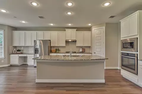 Kitchen - 4043 Steep Woods Dr, Spring, TX 77386 photo 2 of 4