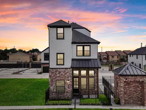 9218 Washington Heights St, Houston, TX 77063