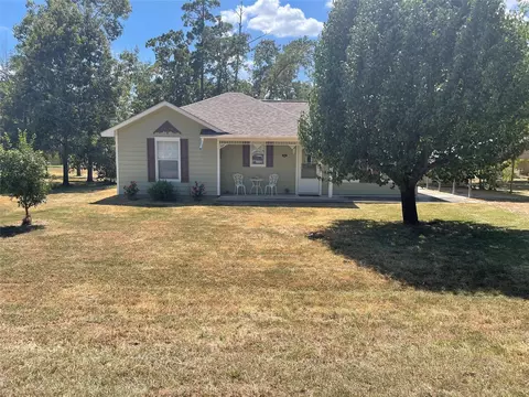 114 Holly Berry St, Onalaska, TX 77360
