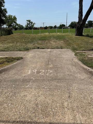 1922 Pueblo St, Dallas, TX 75212