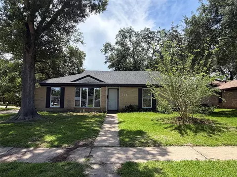 738 Beachcomber Ln, Houston, TX 77062