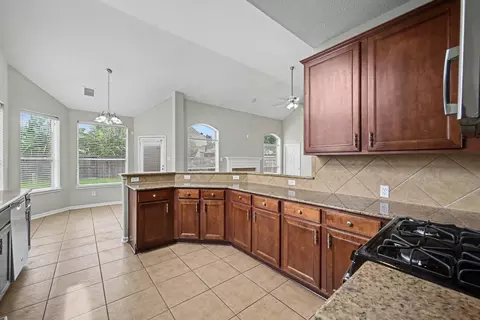 Kitchen - 24927 Corbin Gate Dr, Spring, TX 77389 photo 2 of 3