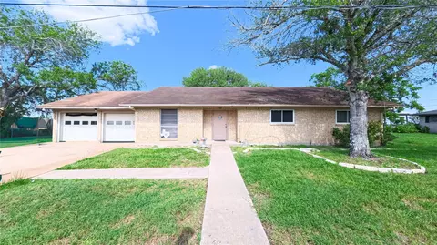 1402 Herder Ave, Schulenburg, TX 78956