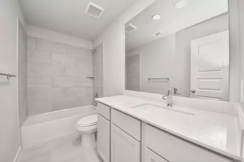Bath - 24602 Broad Park Ct, Spring, TX 77373 photo 5 of 6