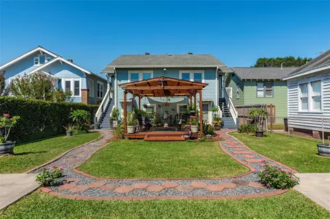 4412 Avenue R 12, Galveston, TX 77550