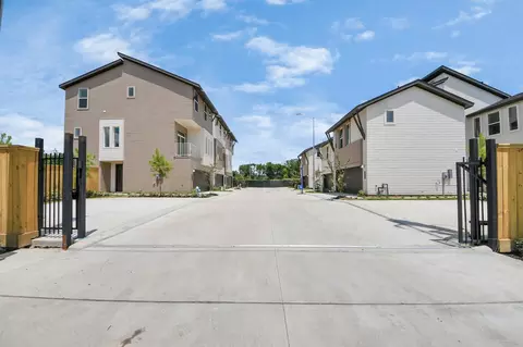 5903 Urban Pines St, Houston, TX 77091