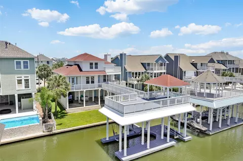 13619 Windlass Cir, Galveston, TX 77554