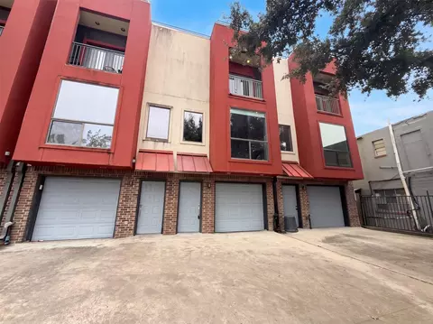 310 S Jensen Dr #2, Houston, TX 77003