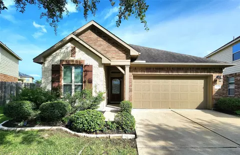 20607 Summer Retreat Ln, Cypress, TX 77433