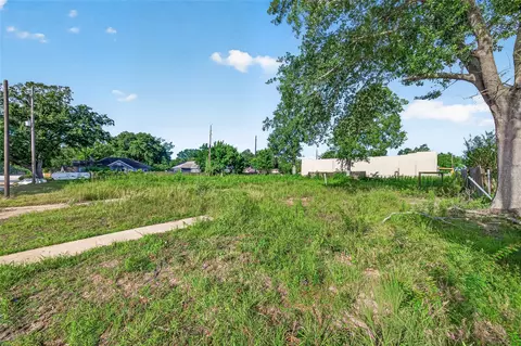 915 Purdy St, Brookshire, TX 77423