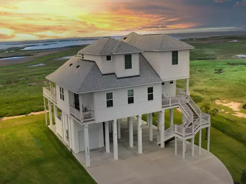 18414 Indian Beach Ct, Galveston, TX 77554