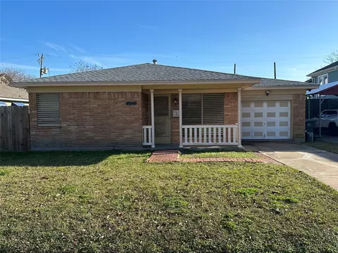 4511 Avenue R 12, Galveston, TX 77551