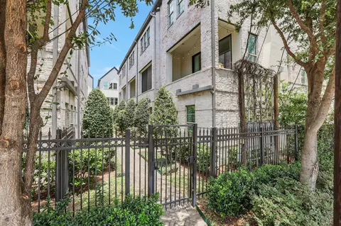 4045 Leeland St, Houston, TX 77023