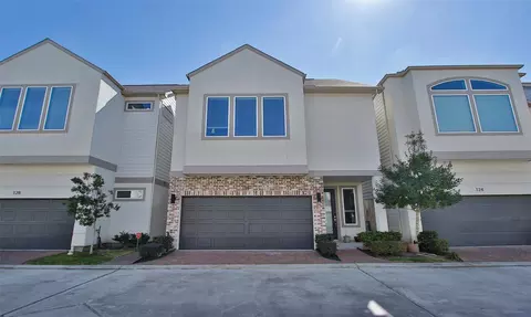 126 Knightsbridge Park Ln, Houston, TX 77018