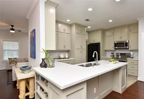 7954 Sparta St, Houston, TX 77028