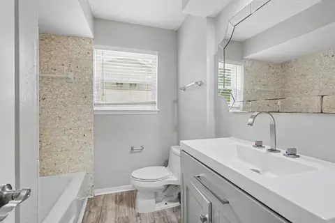 Bath - 19514 Lockridge Dr, Spring, TX 77373 photo 1 of 3