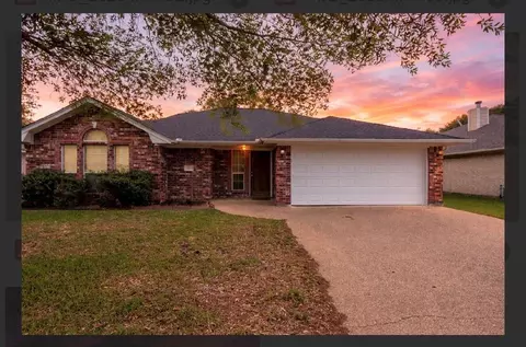 4802 Treadgold Ln, Bryan, TX 77802