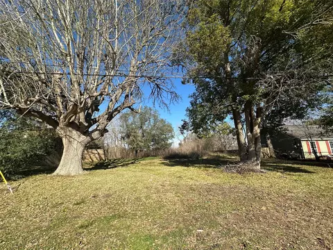 5322 Phillips St, Texas City, TX 77591