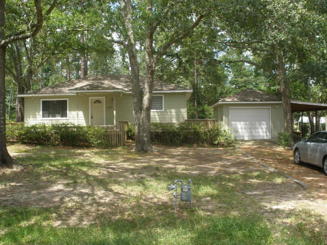2257 Willow Dr, Conroe, TX 77304 photo 1