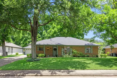 603 Alcorn St, Sugar Land, TX 77478