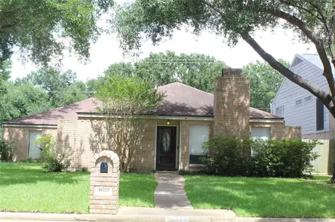 13322 Queensride Ln, Houston, TX 77070