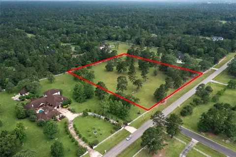 15477 Crown Oaks Dr, Montgomery, TX 77316
